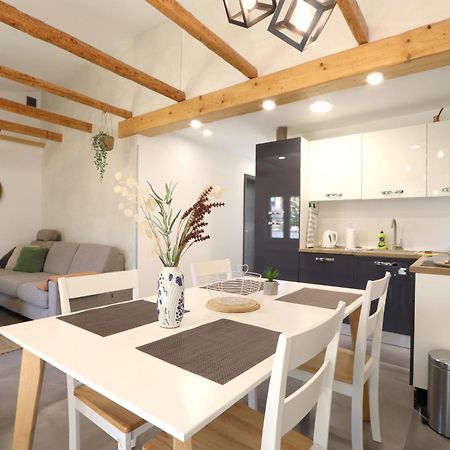 Holiday House "Laurus Garden" With Private Parking Medulin Exteriér fotografie