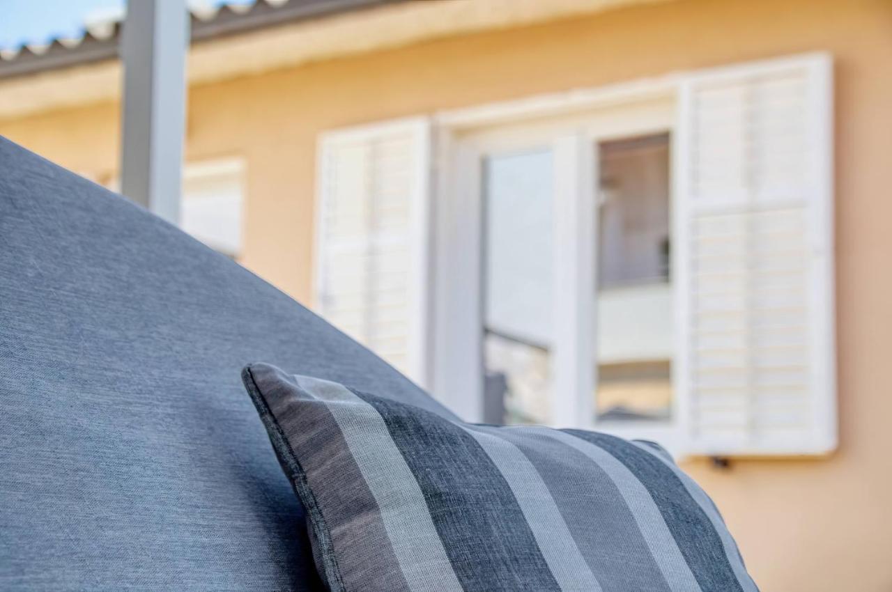 Holiday House "Laurus Garden" With Private Parking Medulin Exteriér fotografie