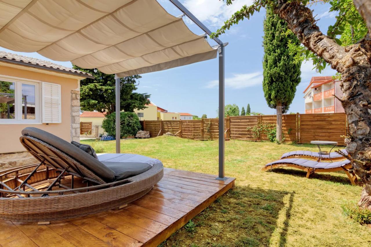 Holiday House "Laurus Garden" With Private Parking Medulin Exteriér fotografie