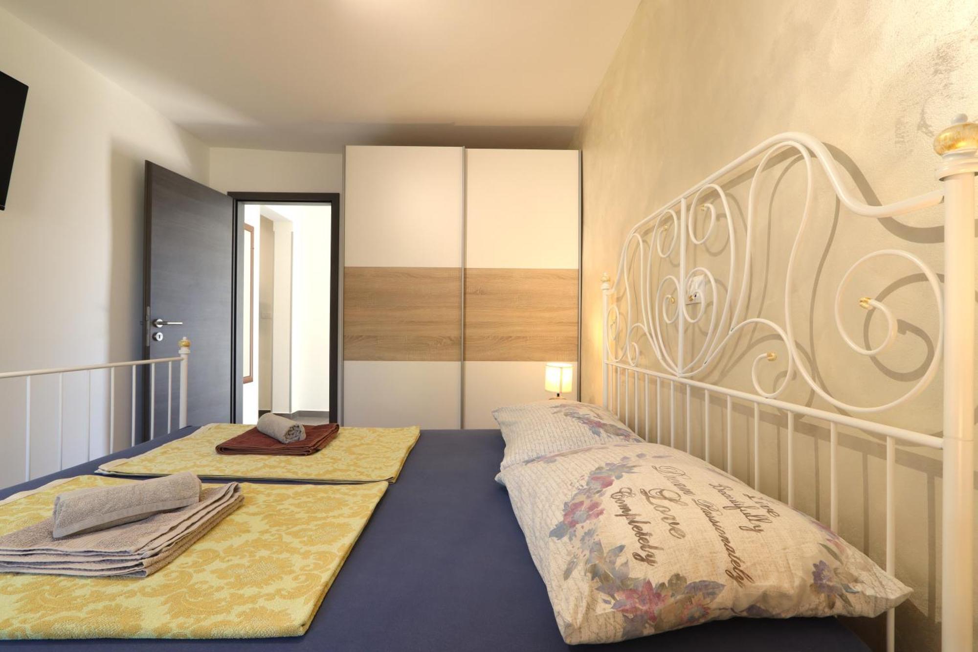 Holiday House "Laurus Garden" With Private Parking Medulin Exteriér fotografie